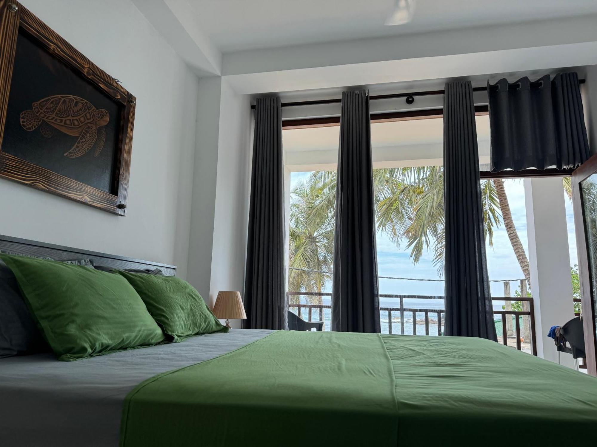 Turtle Beach House Batigama Экстерьер фото